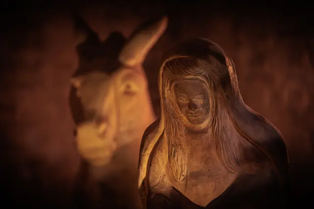 Lichterglanz und festliche Deko - auf dem Weihnachtsmarkt in Germersheim 2025 | Foto: Paul Needham