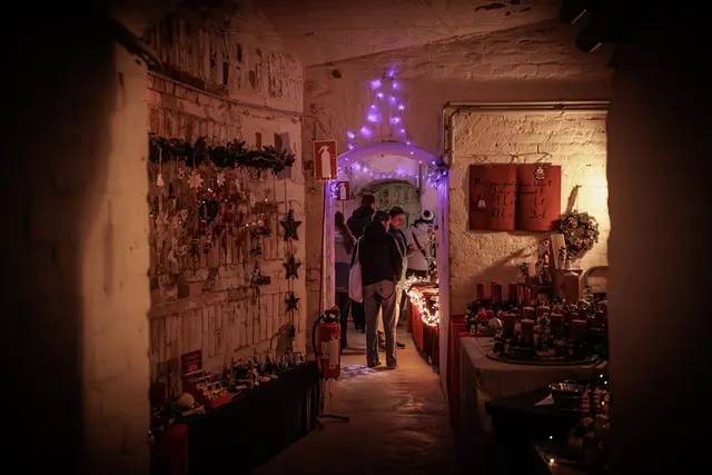 Lichterglanz und festliche Deko - auf dem Weihnachtsmarkt in Germersheim 2025 | Foto: Paul Needham