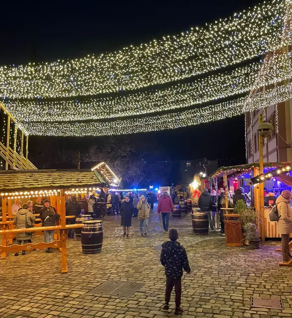 Festlich erleuchtete Gassen rund um Marktplatz &amp; Juliusplatz | Foto: Annika Babinsky