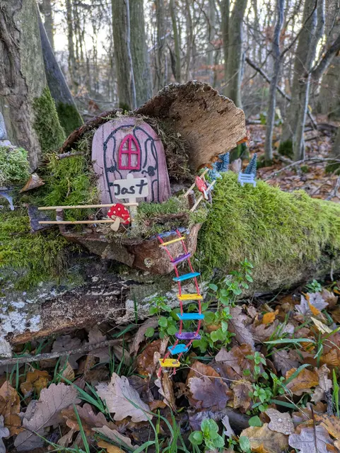 Die Wichtel sind an der Stahlberger Waldmurmelbahn eingezogen | Foto: VG Nordpfälzer Land