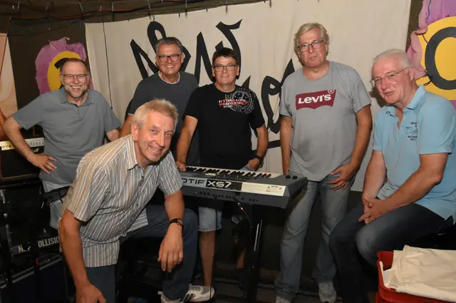 von links: Gert Mittrücker, Peter Schlindwein, Werner Schwarz, Frank Schrade, Dietmar Gütter, vorne: Helmut Heim | Foto: Gereon Hoffmann