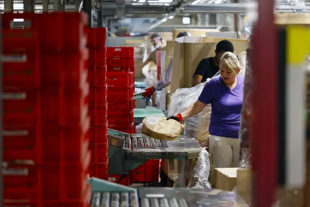 Das Paketzentrum Speyer läuft dieser Tage unter Volllast | Foto: Bernd Georg/Deutsche Post