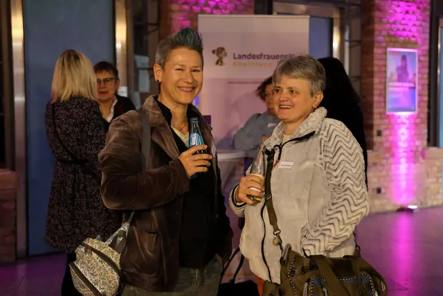 Austausch und Netzwerken gehörte für die Anwesenden ebenfalls dazu | Foto: Alexander Sell/ISB