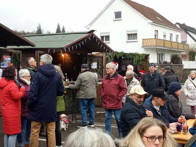 Reges Treiben herrschte im vergangenen Jahr auf dem Altenglaner Weihnachtsmarkt | Foto: Anja Stemler