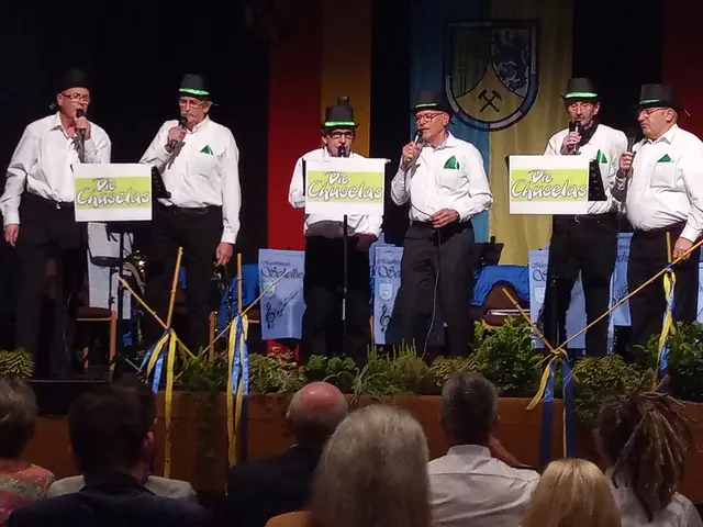 Auch „Die Chuselas“ unterhielten an diesem Abend, mit dabei Dr. Stefan Spitzer (vierter von links) | Foto: Anja Stemler