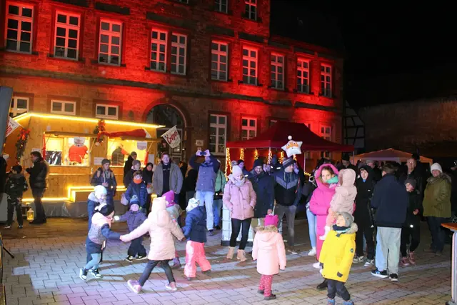Die Lachener Kinder in fröhlicher Weihnachtsstimmung | Foto: Markus Pacher