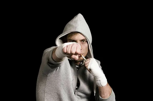 Symbolfoto Schläger | Foto: www.polizei-beratung.de