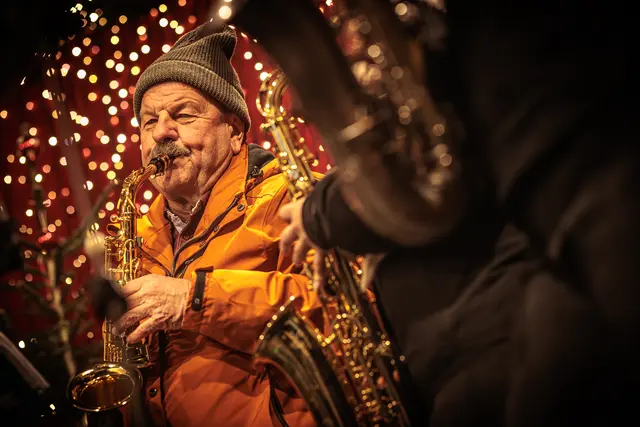 So schön ist der Durlacher Weihnachtsmarkt - Bühnenprogramm | Foto: Paul Needham