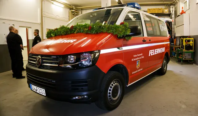 Das umgebaute neue Mannschaftstransportfahrzeug bei der Übergabe | Foto: vgv
