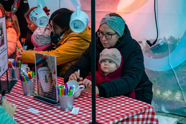 Weihnachts Tassen bemalen | Foto: Wolfgang Neuberth