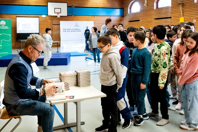 Autogramm Stunde | Foto: Klaus Venus.