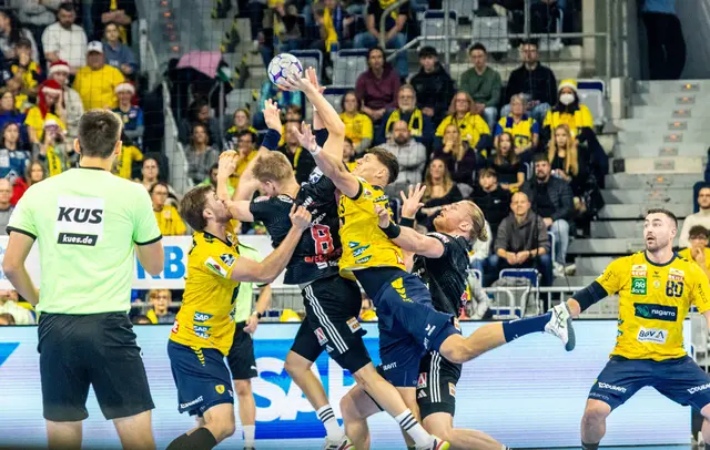 Die gelbe Mauer steht | Foto: Wolfgang Neuberth