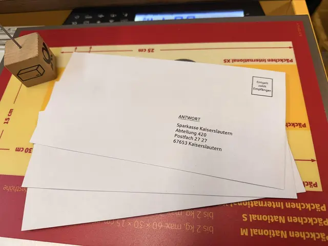 Ab sofort stehen im örtlichen Kiosk in Morlautern beziehungsweise in der Postfiliale frankierte und bereits adressierte Briefumschläge der Sparkasse zur Verfügung | Foto: Alexander Lenz