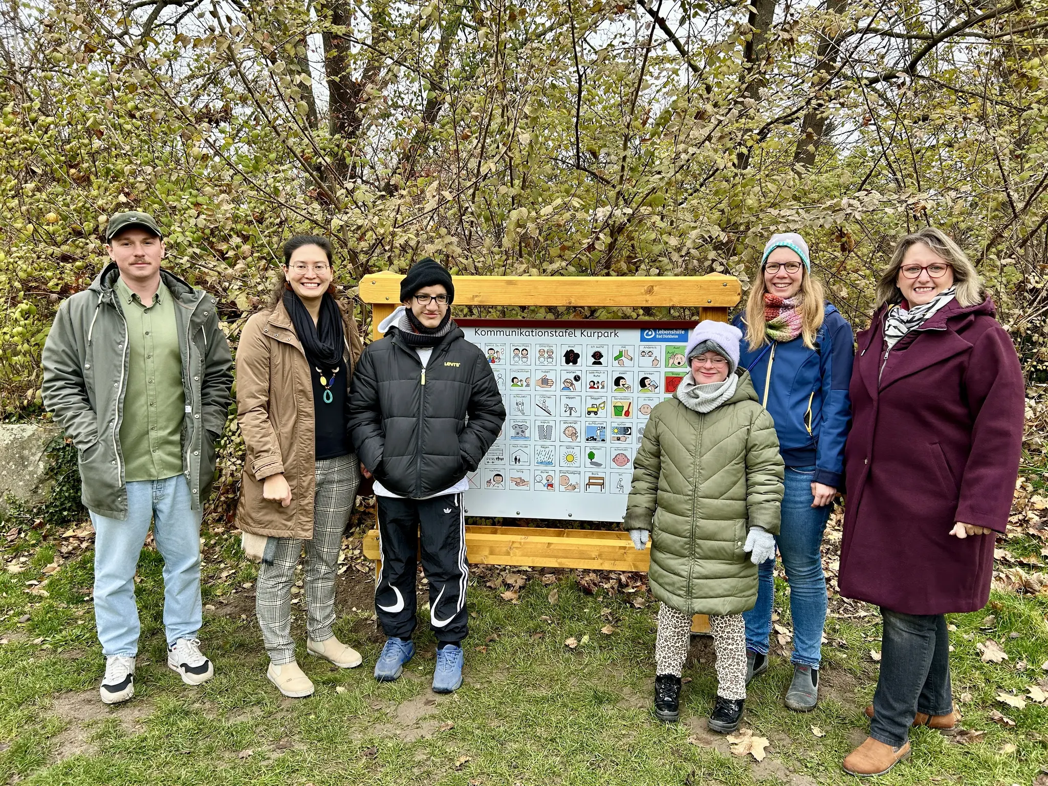 Neue-Kommunikationstafel-im-Kurpark-Bad-D-rkheim-setzt-starkes-Zeichen-f-r-Inklusion