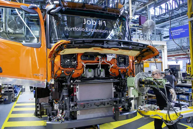 Elektro-Portfolio wächst: Mercedes-Benz Trucks startet Produktion neuer eActros 400-Generation im Werk Wörth | Foto: Copyright Daimler Truck AG. Alle Rechte vorbehalten. 