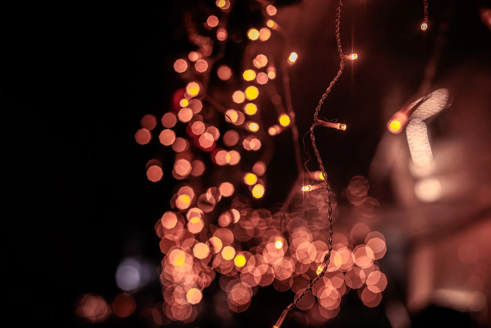 Clever-sparen-trotz-Festbeleuchtung-So-bremst-man-die-Stromfresser-der-Weihnachtszeit-aus