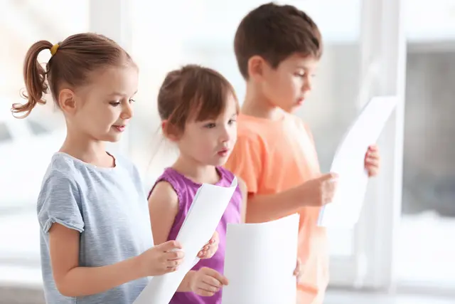 Kinder singen Symbolbild | Foto: Africa Studio/stock.adobe.com