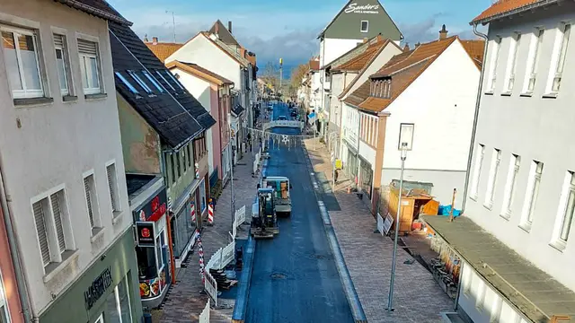 Blick in die Kaiserstraße: Der zweite Bauabschnitt steht kurz vor dem Abschluss. | Foto: Stadt Landstuhl