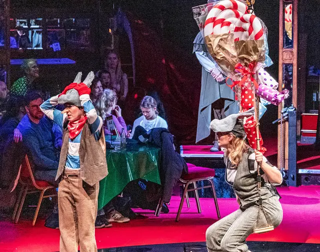 Der Straßenjunge und Pinocchio als Esel  | Foto: Wolfgang Neuberth