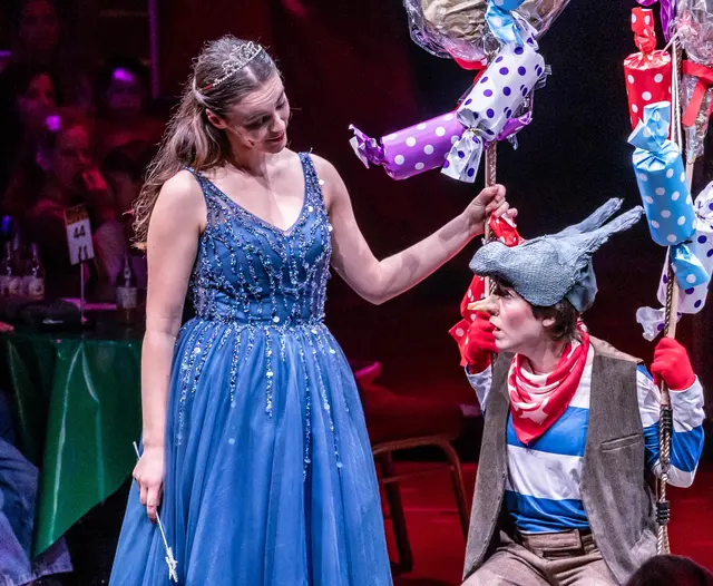 Antonella muss helfen  | Foto: Wolfgang Neuberth