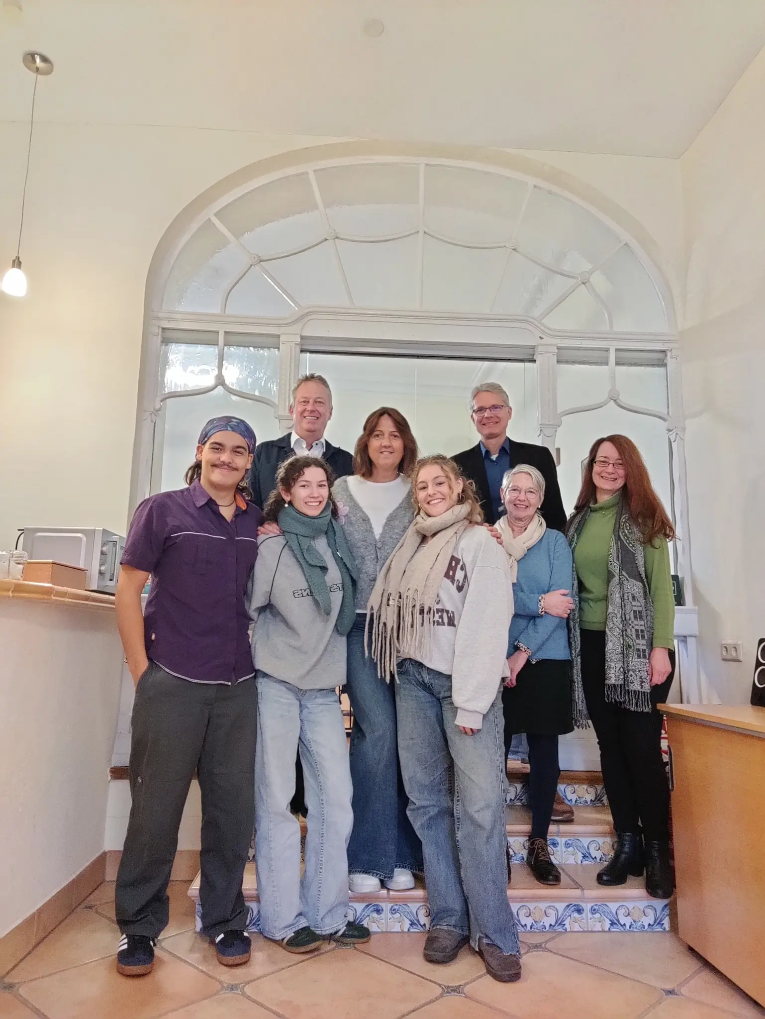 Spende-des-Leibniz-Gymnasiums-an-das-Frauenzentrum-Neustadt