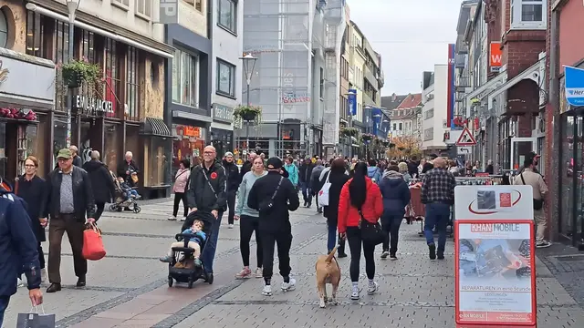 In einem Bekleidungsgeschäft in der Fackelstraße in Kaiserslautern kam es am Dienstagmittag zu einem ungewöhnlich dreisten Diebstahl | Foto: Monika Klein