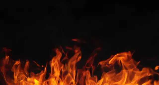 Die drei Passanten griffen sofort ein und konnten das Feuer eigenständig löschen | Foto: Jess rodriguez/AdobeStock_293304645