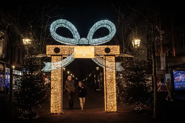 Bummeln auf dem Baden-Badener Christkindelsmarkt | Foto: Paul Needham