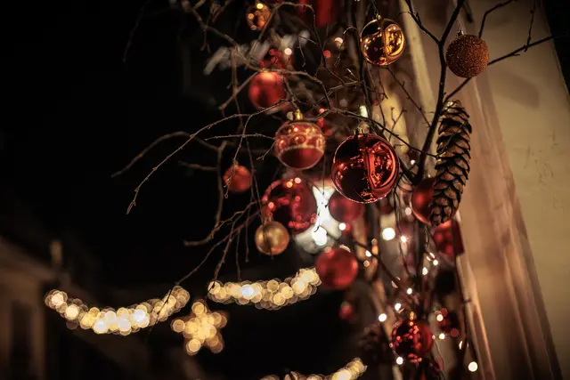 Den Sternlesmarkt in Ettlingen bringt die Stadt zum Strahlen | Foto: Paul Needham