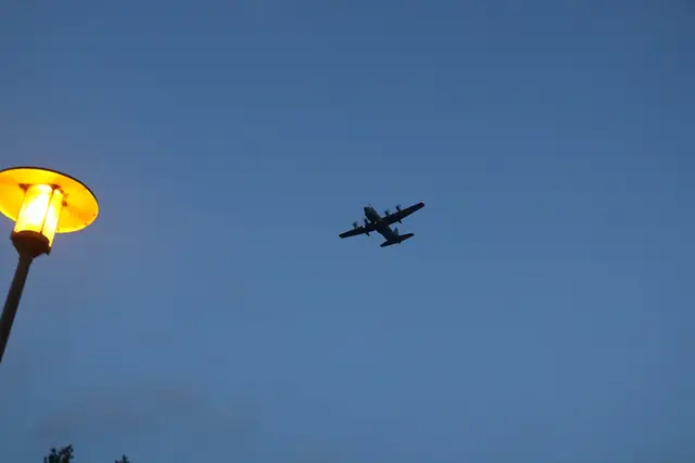 Ein besonderes Highlight bildete der mehrfach erfolgte Überflug einer KC-130J Super Hercules der deutsch-französischen Lufttransportstaffel „Rhein/Rhin“ aus Évreux.  | Foto: Proulx/frei