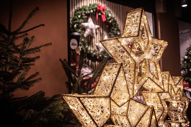 bis ins Detail schön - der Sternlesmarkt in Ettlingen  | Foto: Paul Needham