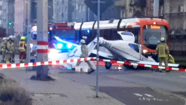 Flugzeugabsturz: Notlandung in Mannheim-Neckarau | Foto: Kristin Hätterich