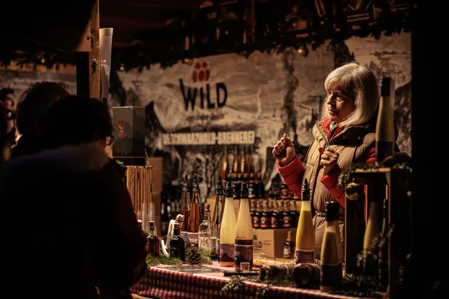 Auch genießen kann man auf dem Baden-Badener Christkindelsmarkt | Foto: Paul Needham