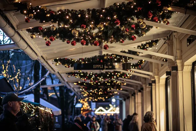 Weihnachtliches auf dem Christkindelsmarkt in Baden-Baden | Foto: Paul Needham