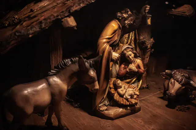 Krippenausstellung auf dem Baden-Badener Christkindelsmarkt | Foto: Paul Needham