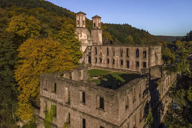 Die Klosterruine Frauenalb wird aus Sicherheitsgründen gesperrt | Foto: LRA