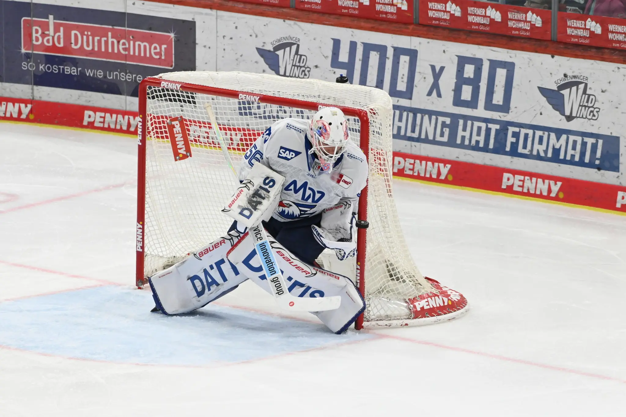 Adler-Mannheim-Sieg-in-Schwenningen-mit-einem-weiteren-zu-Null-Spitzenspiel-in-K-ln