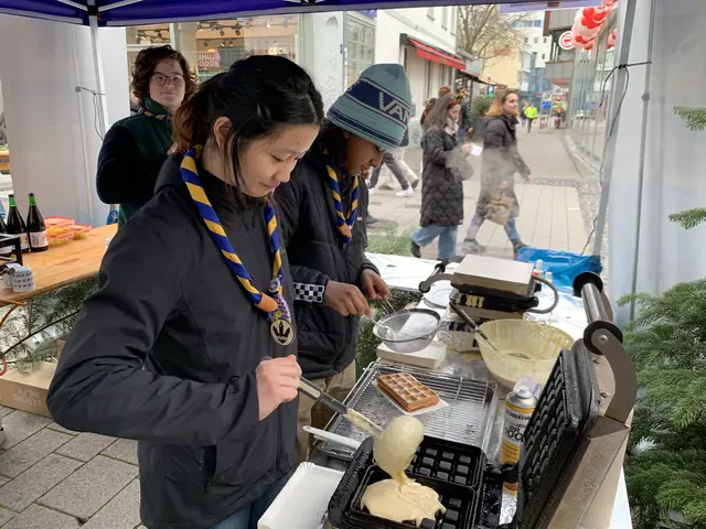 Unsere Waffelbäckerinnen | Foto: Peter Krietemeyer