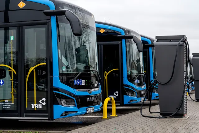 29 vollelektrische Stadtbusse der DB Regio Bus Mitte GmbH sorgen künftig für einen leiseren, emissionsfreien und zugleich komfortablen Stadtbusverkehr | Foto: Stadt Speyer/Klaus Venus