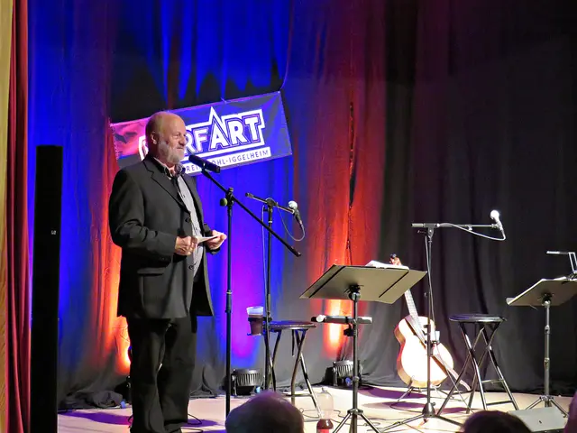 Günter Handwerker bei seiner Begrüßungsrede | Foto: Brigitte Melder