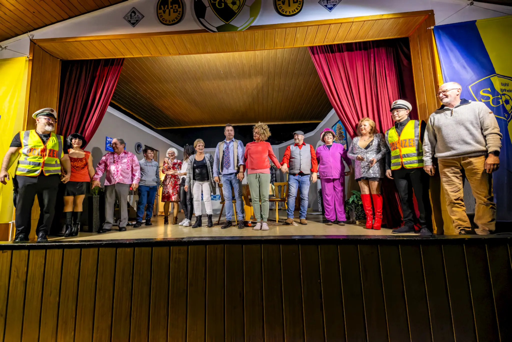 Laientheater-Sturmfrei-mit-st-rmischem-Applaus-gefeiert