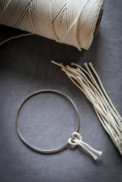 Für den Stern wird nur ein einziger sehr einfacher Knoten verwendet. | Foto: Bauer