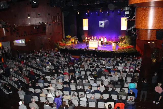 Voll besetzter Saalbau. | Foto: Markus Pacher