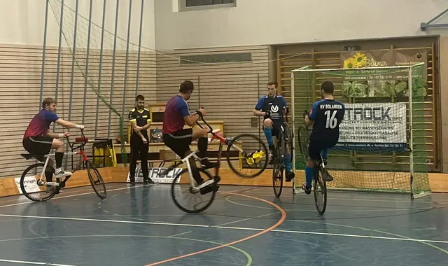 Eckball Mosnang im Spiel um Platz 5 (Noah Gehrhardt im Tor; Peter Sziedat rechts) | Foto: |LChristmann