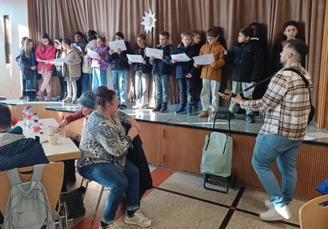 Die Schüler der Klasse 4b sangen für die Gäste | Foto: Caritasverband für die Diözese Speyer