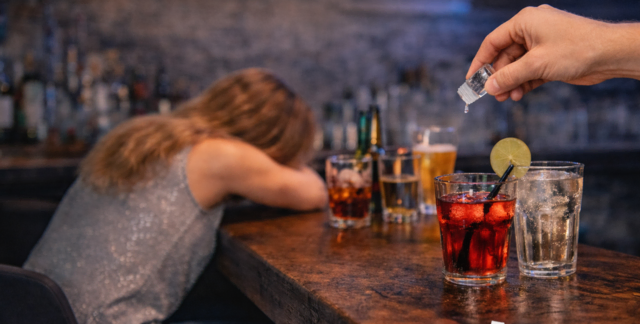 K.O.-Tropfen: Aufklärung zeigt Handlungsbedarf und erschütternde Erfahrungen  | Foto: Heike Schwitalla - erstellt mit KI