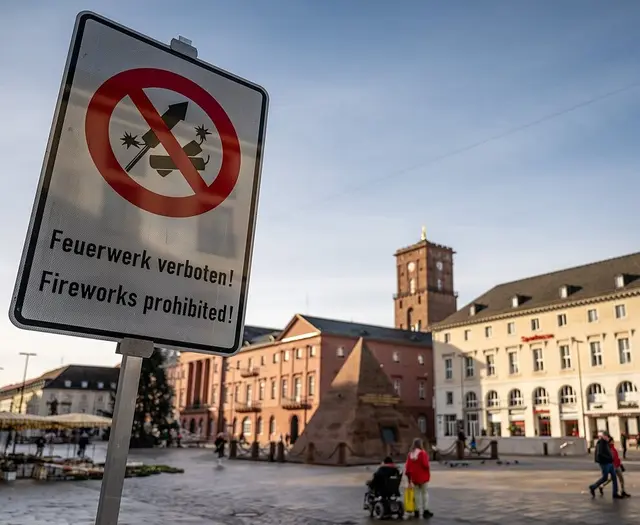 An Silvester gibt es ein Feuerwerksverbot auf Markt- und Schlossplatz Karlsruhe | Foto: Stadt Karlsruhe, Boris Burghardt