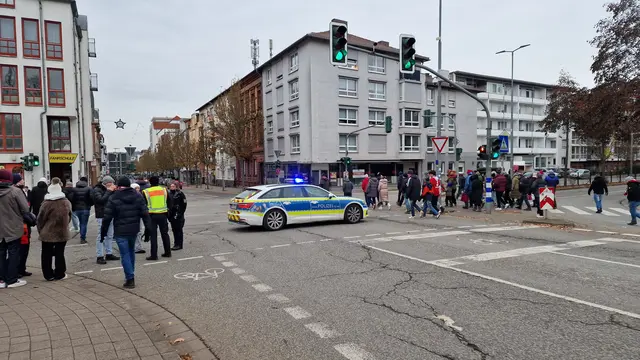 Anlässlich des FCK-Spiels gegen Magdeburg haben die Bundespolizeiinspektion Kaiserslautern und das Polizeipräsidium Westpfalz gemeinsam mit dem 1. FC Kaiserslautern sowie weiteren Netzwerkpartnern ein umfassendes Sicherheitskonzept erarbeitet | Foto: Ralf Vester