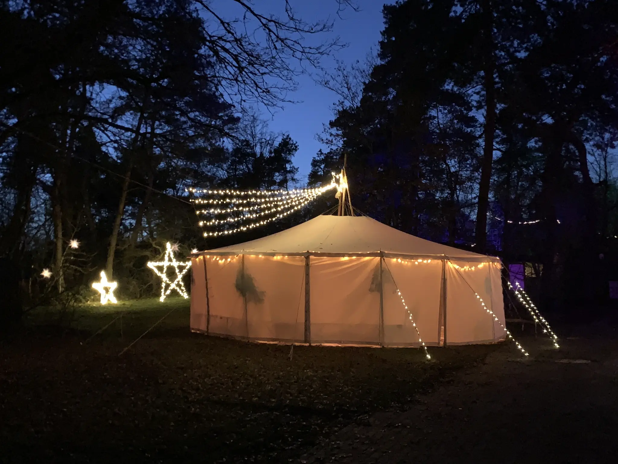 Pfadfinderzentrum-Ramstein-erstrahlt-im-Lichtermeer