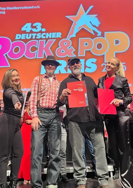 Thorsten Gormanns &amp; Hank Hambone, eingerahmt vom Moderatorinnen-Team | Foto: Martin Böhm